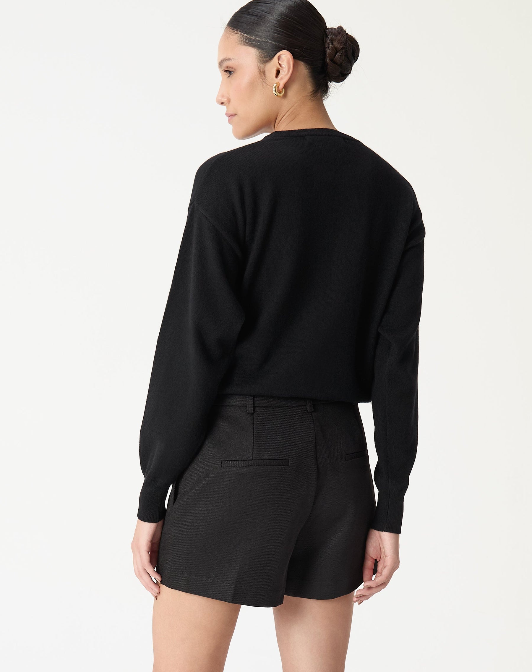 SHORTS CINTURA MÉDIA - PRETO