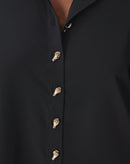 CAMISA ALONGADA COM FENDA - PRETO