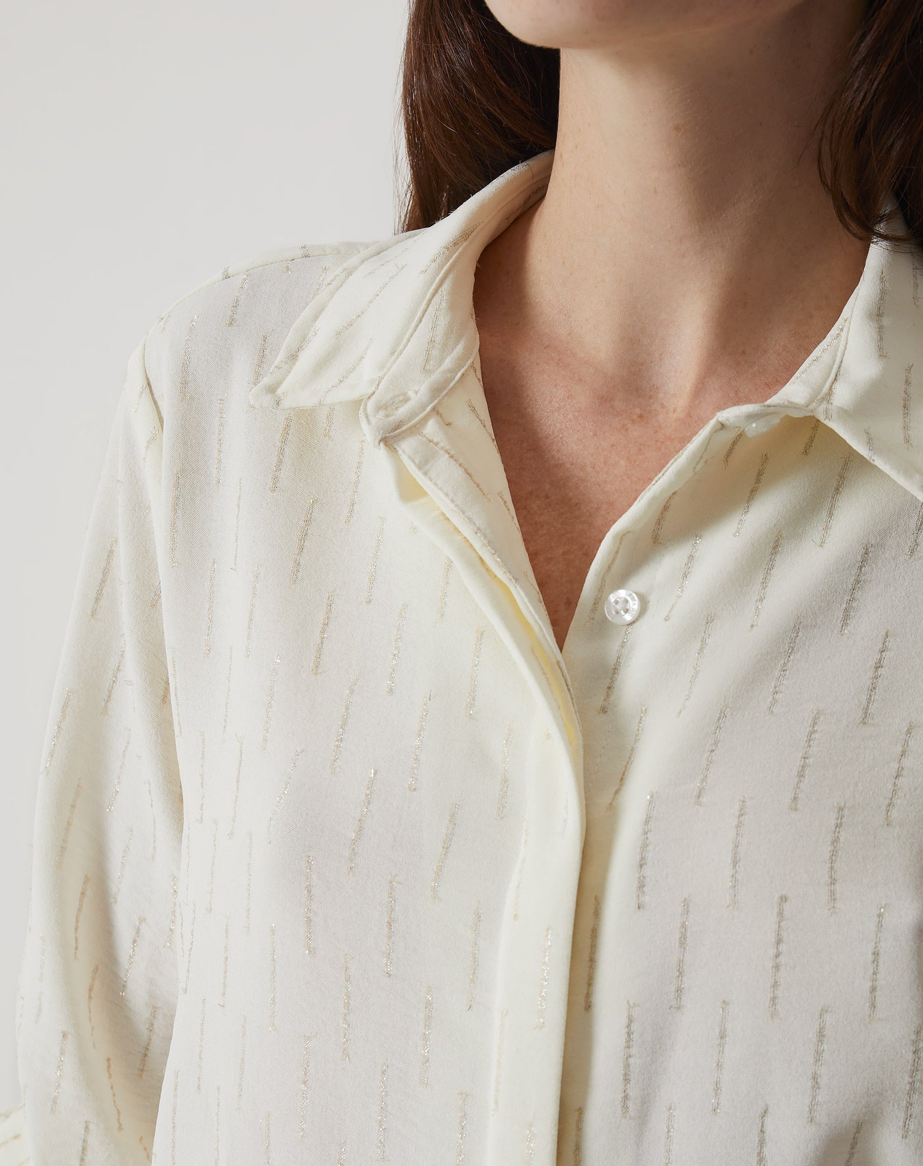 CAMISA MANGA LONGA BARRA ARREDONDADA - OFF-WHITE