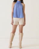 SHORT COM BOLSOS EMBUTIDOS - MANTEIGA