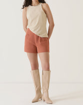 SHORTS COM PENCE DE ALFAIATARIA - VINHO