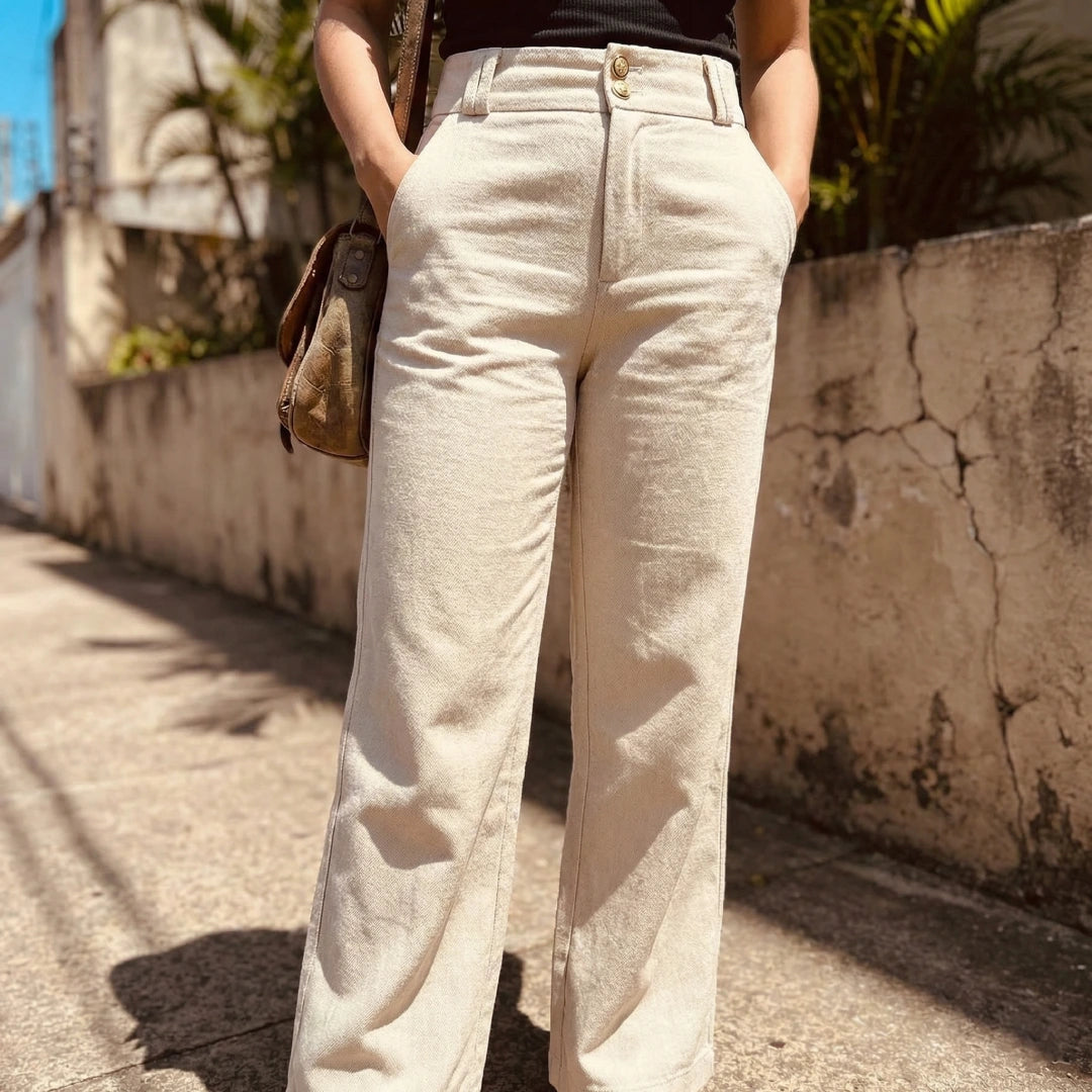 [Leve 4, Pague Só 2] Calça Dalina Feminina em Spandex, Poliéster e Elastano de Cintura Alta com Fechamento em Botões Duplos