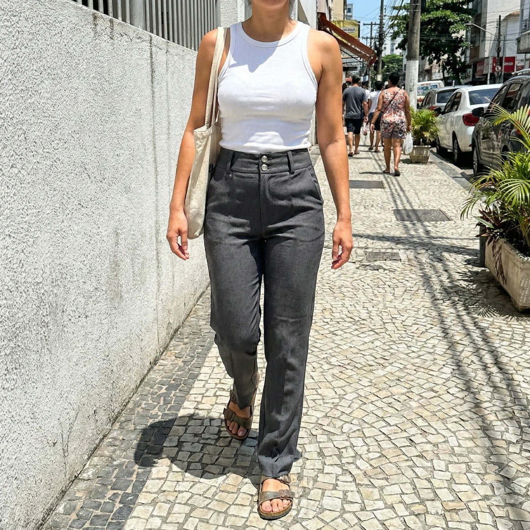 [Leve 4, Pague Só 2] Calça Dalina Feminina em Spandex, Poliéster e Elastano de Cintura Alta com Fechamento em Botões Duplos